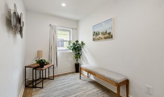 47-726 Kamehameha Hwy D, Kaneohe, HI 96744