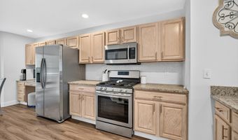 103 Larson Dr 103, Danbury, CT 06810