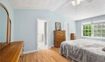 364 Orchard Woods Dr, North Kingstown, RI 02874