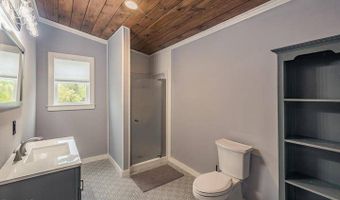 917 McDonald Dr, Amsterdam, NY 12070