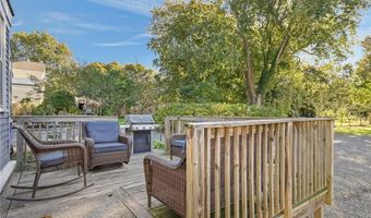 48 Constitution St 1, Bristol, RI 02809