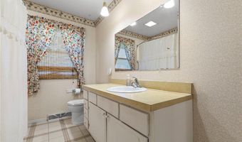 1055 Thomas Dr, Ashland, OH 44805