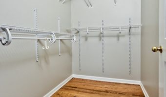 2015 N Silver Lake Rd 1, Arlington Heights, IL 60004