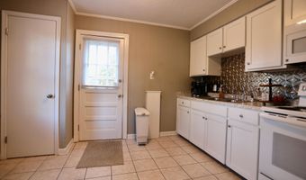 948 Pinebluff Lake Rd, Aberdeen, NC 28315