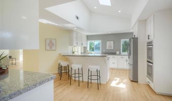 2039 E Mission Rd, Fallbrook, CA 92028