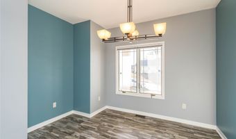 923 S 10th St, Adel, IA 50003