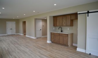101 Lindbergh Cir, Albrightsville, PA 18210