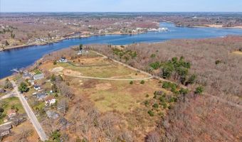 8 Ferry Ln, Berkley, MA 02779