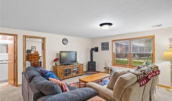 615 Woodsmen Dr NE, Alexandria, MN 56308