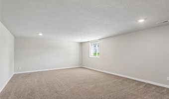 1112 32nd St SE, Altoona, IA 50009