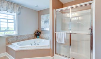 84 Andriana Ln, Albany, NY 12204