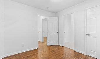 2016 Sablewood Dr, Charlotte, NC 28205