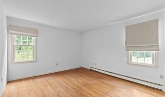 103 Gosset's Turn Dr, Middletown, RI 02842