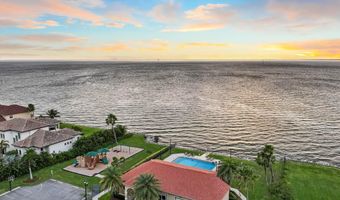 6107 MARBELLA Blvd, Apollo Beach, FL 33572
