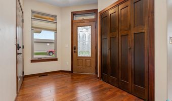 301 S Spring Pl, Brandon, SD 57005