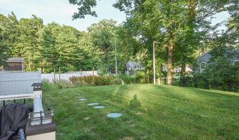 150 Hathaway Rd, Acushnet, MA 02743