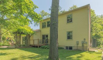 2728 Kimberley Rd, Ann Arbor, MI 48104