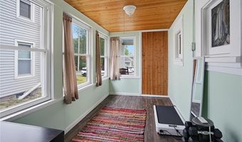 1115 7th St, Baldwin City, KS 66006