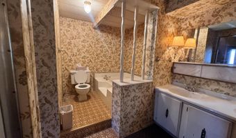706 W COLLEGE Dr A, Cheyenne, WY 82007