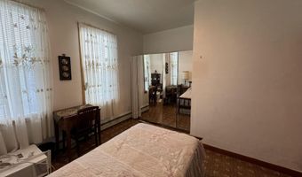 35 E 26TH St, Bayonne, NJ 07002