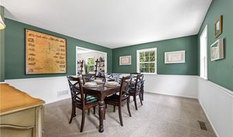292 Summerhill Dr, Aurora, OH 44202