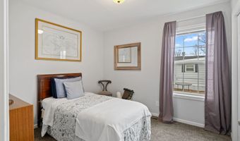 53 Greenlawn Dr, Danbury, CT 06810