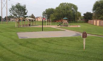 1421 N Lakeside Dr, Andover, KS 67002
