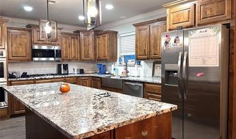 701 Lampton Ln, McAlester, OK 74501
