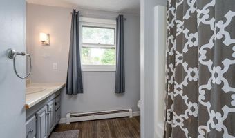 14 2nd St, Rochester, NH 03867