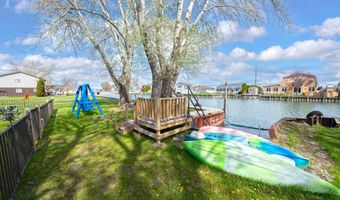 6334 Marina Dr, Algonac, MI 48001