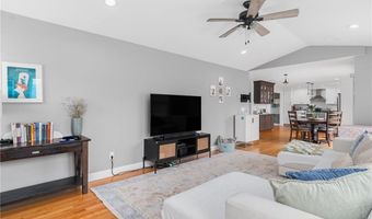 101 Austin Meadows Ln, North Kingstown, RI 02852