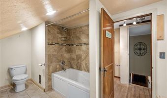 524 Madison St, Anoka, MN 55303