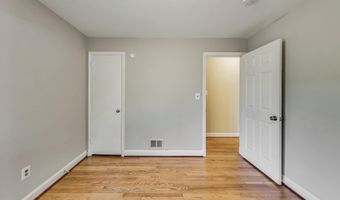 8617 LYNBROOK Dr, Bethesda, MD 20814