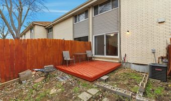 832 Wendevy Ct, Ballwin, MO 63011