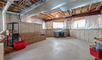 1094 Holly Dr, Antioch, IL 60002