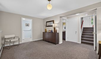 40 Cedar Rd, Clinton, CT 06413