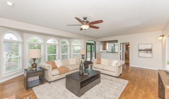 1101 Courtwood Cir, Ballwin, MO 63011