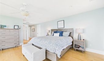 4 Clarkes Village Ln, Jamestown, RI 02835
