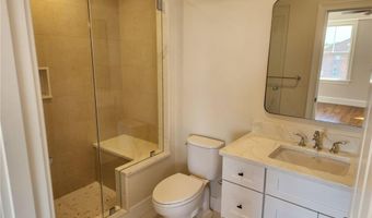 20 State St 4, Bristol, RI 02809