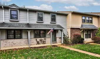 2349 Hidden Meadow Ln, Ballwin, MO 63021