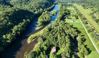 560 S Emerald Isle, Alderson, WV 24910