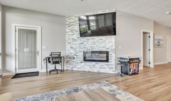 570 Linden Drive 203, Arnolds Park, IA 51331