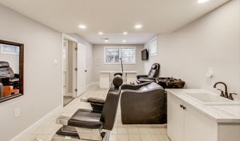 3100 N GLEBE Rd, Arlington, VA 22207