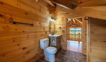 42545 Mattox Rd, Albany, OH 45710