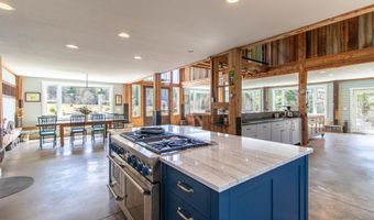 29 Dashney Rd, Burke, VT 05832