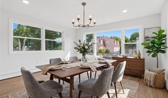 25 Stoneham St, Cranston, RI 02920