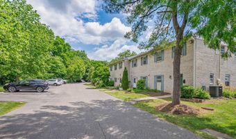 104 HAMPSTEAD Dr, Ambler, PA 19002