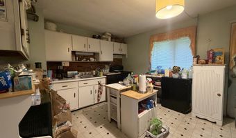 7 Meadow Wood Dr, Barre, VT 05654