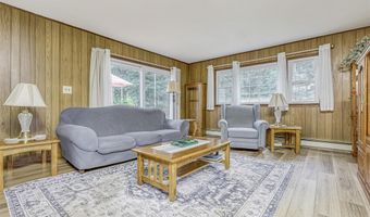5 Woodland Pl, Airmont, NY 10952