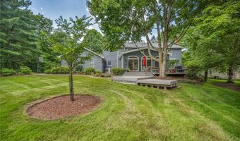 561 Willard Rd, Aurora, OH 44202